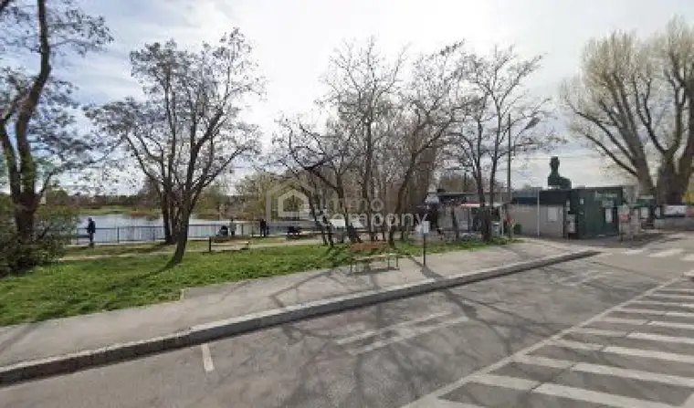 Lichtdurchflutete Wohnung mit Wertsteigerungspotenzial – Nähe Alte Donau