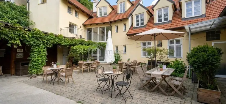 Gastronomie-Highlight mit Pension (12 Zimmern) im Wienerwald in 1230 Wien – 600m²!