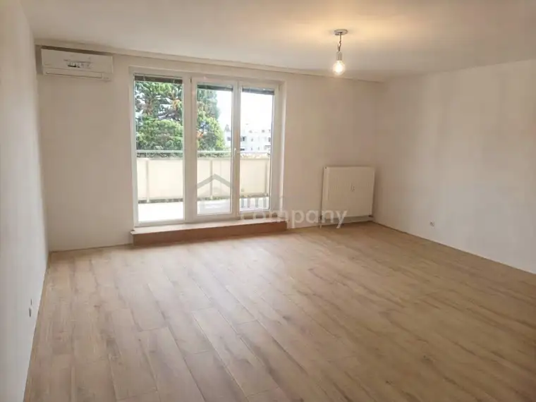 Dachgeschosswohnung 75m² mit Balkon, Klimaanlage &amp; Aufzug in Baden