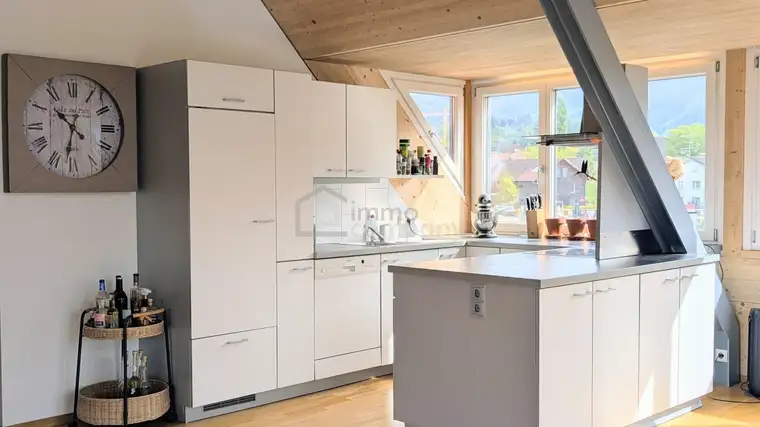 Exklusive 119m² Loft-Dachbodenwohnung mit Lift, Panoramablick &amp; Parkplatz