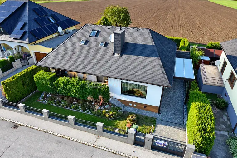 Klimatisiertes Haus mit Weitblick zu verkaufen! Garage, vollunterkellert, uvm.
