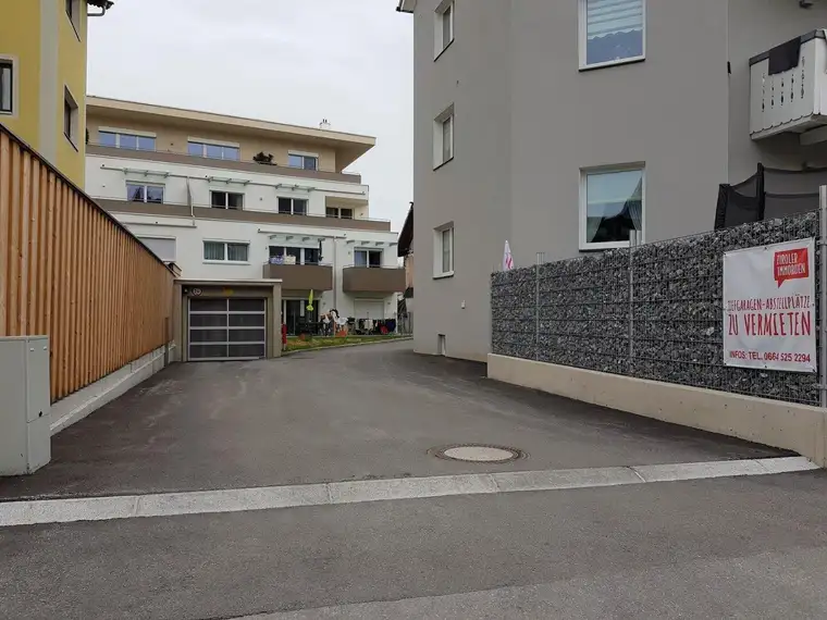 Tiefgaragenstellplatz zu vermieten