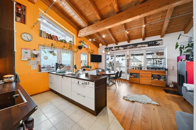 Charmante Dachgeschosswohnung mit Balkon, Terrasse und Sichtdachstuhl in Langkampfen