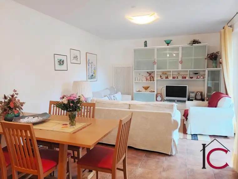 Helle, neuwertig ausgestattete 3-Zimmerwohnung mit Balkon in ruhiger Lage