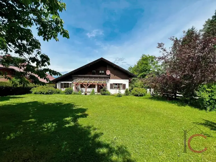 RESERVIERT! Reizendes Landhaus mit Einliegerwohnung in idyllischer, sonniger Ruhelage