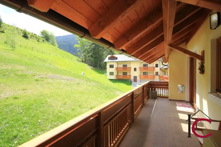 Schönes 4-Zimmer-Apartment mit Mansarde in ruhiger Ski-in &amp; Ski-out Lage