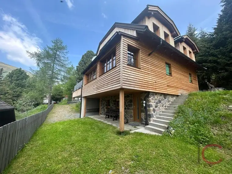 Rarität! Wunderschönes Ferienchalet am Falkert, in unmittelbarer Nähe zur Skipiste