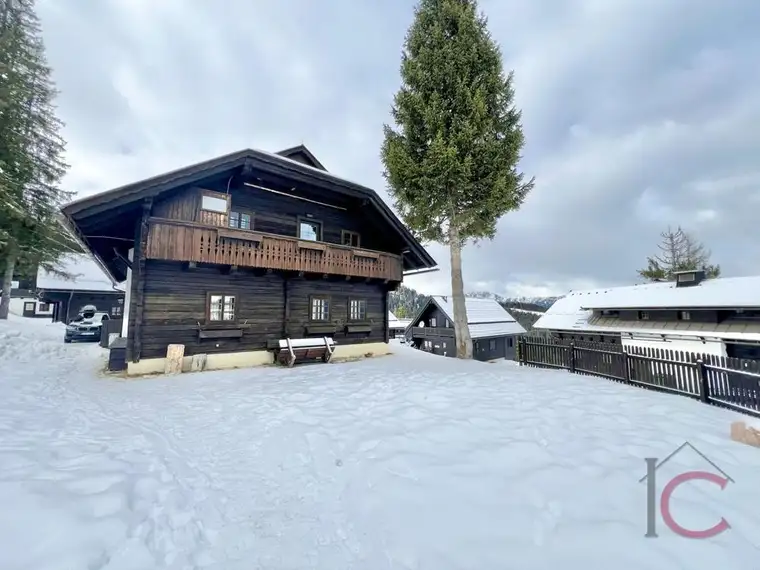 Uriges Ski-in/Ski-out 3-Zimmer-Appartement mit Sauna, Balkon, Garage im Almdorf "Sonnleitn"