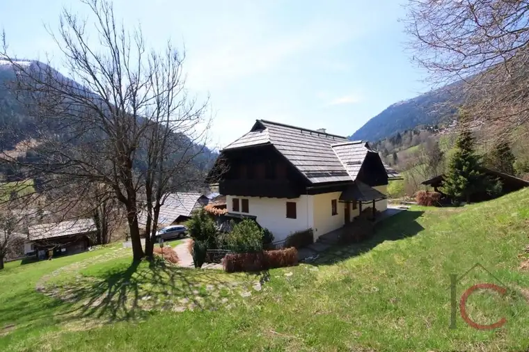 Exklusives Luxus-Chalet mit Badeteich und Wellnesschalet in Panoramalage