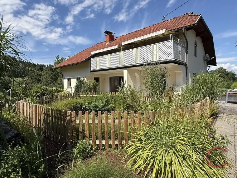Lichtdurchflutete 5-Zi.-Wohnung mit Terrasse &amp; Garten in Ruhelage