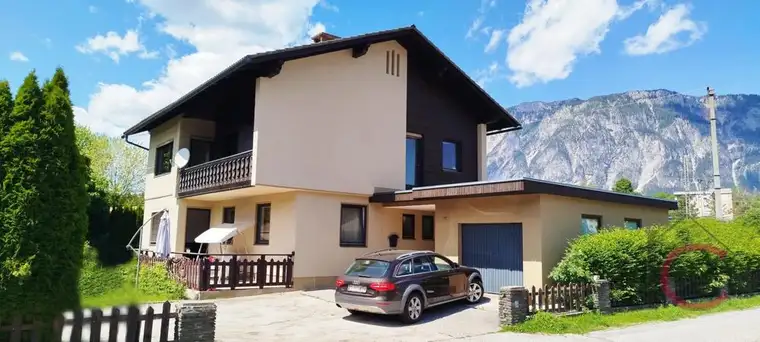Gediegenes Wohnhaus in sonniger Ruhelage mit Blick auf den Dobratsch
