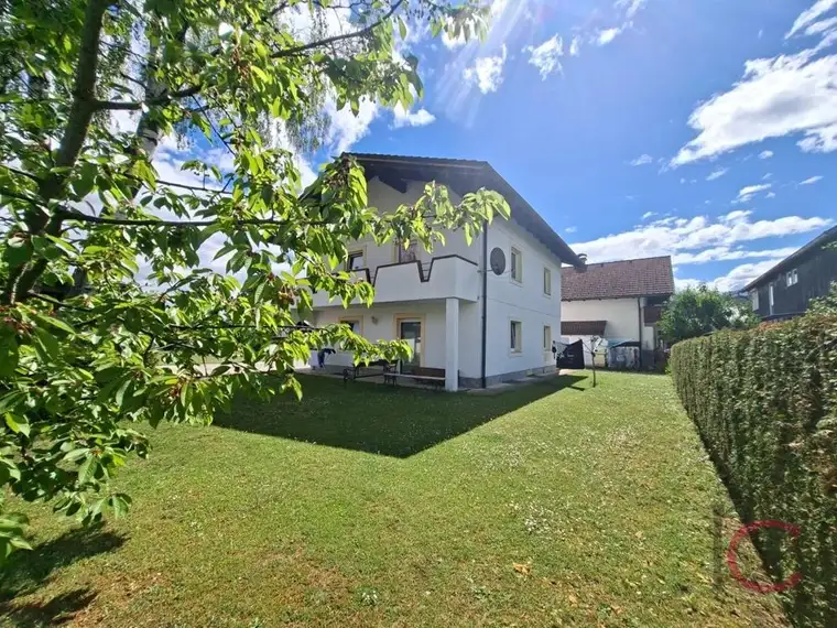 Sanierungsbedürftiges Wohnhaus mit großem Grundstück in Ruhelage mit Aussicht &amp; Potenzial