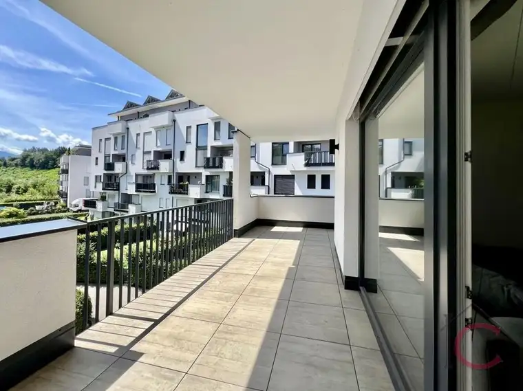 Stilvolle 3-Zi.-Wohnung mit Terrasse, Top-Ausstattung, TG-Platz, nahe Ossiacher See