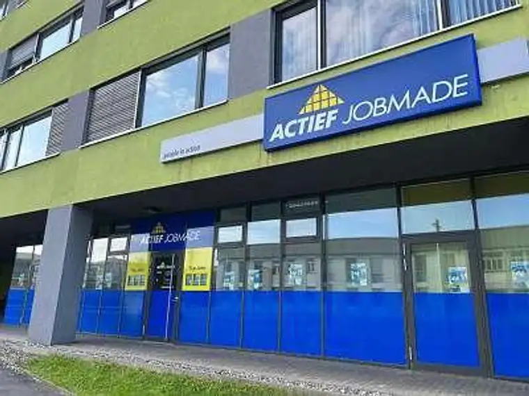 * Top aufgeteilte Büro/ Geschäftsräumlichkeiten nächst Hauptbahnhof*