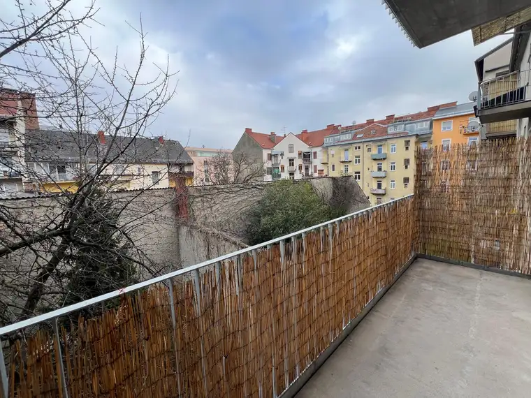 * Stylische Altbauwohnung nächst Augarten - 2 Zimmer extra - großer Balkon - zentrale Lage *