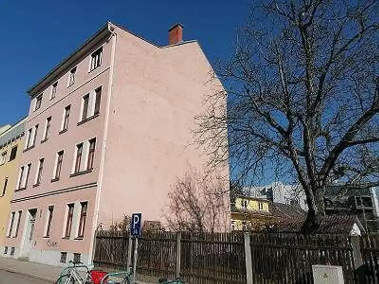 * Top-Angebot: helle ruhig gelegene 4,5 Zimmer Wohnung (3 extra Zi.) in topzentraler Lage *