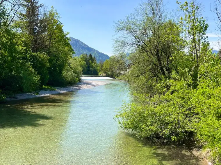 Kleine Siedlung von insgesamt vier Häusern - zu Fuß zum schönen Almfluss - herrliche Wanderungen und Radtouren von zu Hause aus!