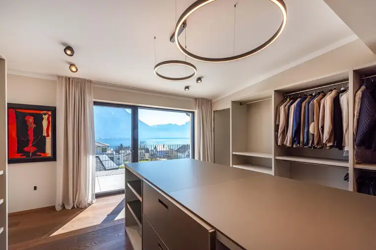 Architektonisches Juwel mit Seeblick – Einzigartiges Wohnerlebnis am Traunsee