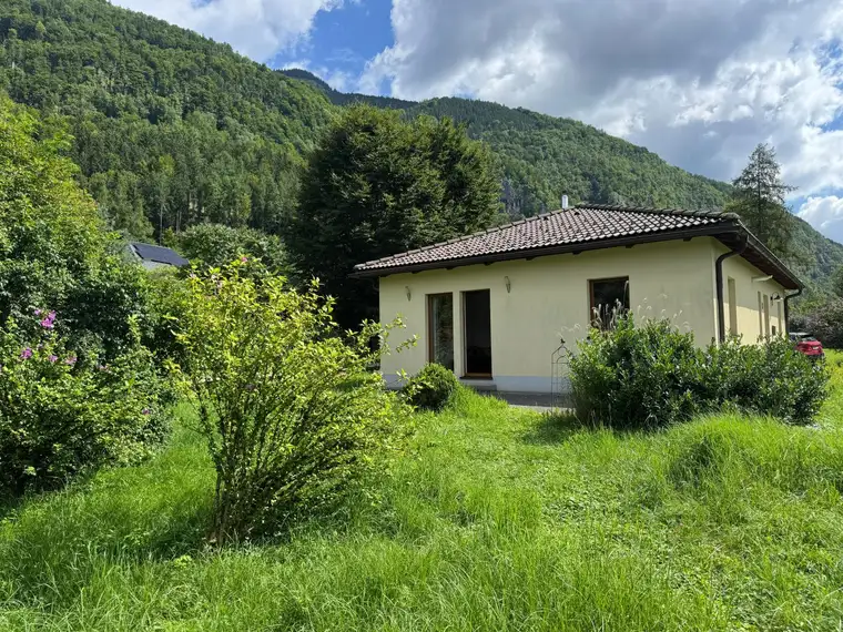Bungalow in SONNIGER LAGE mit schönen Ausblicken !