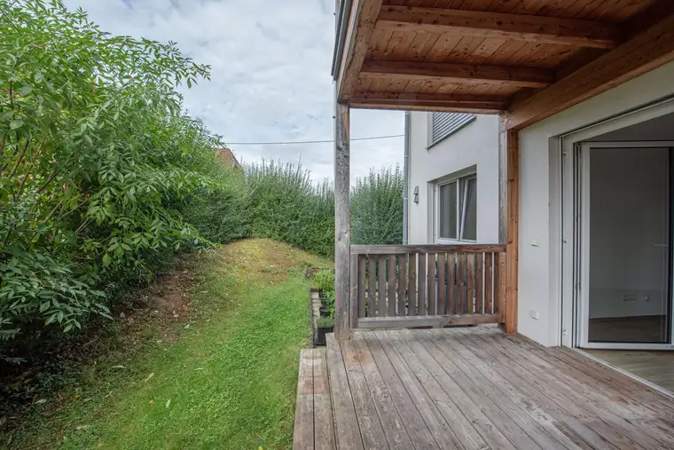 Erdgeschosswohnung mit kleinem Garten