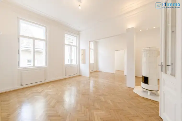 STADTKERN: RUHIGE RENOVIERTE 3 ZIMMERWOHNUNG IM DENKMALGESCHÜTZTEN STILALTBAU