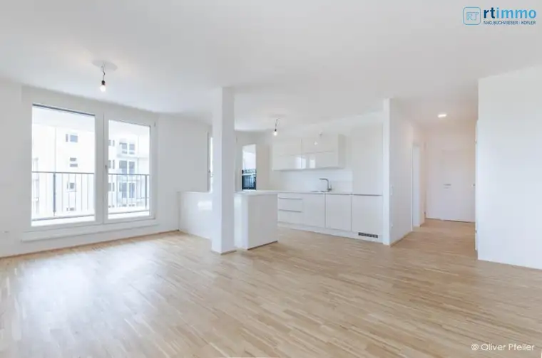 4 ZIMMER ECKWOHNUNG MIT RIESIGEM BALKON + GARAGENPLATZ- U1 NÄHE