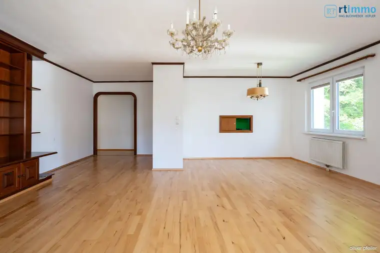 IHRE GERÄUMIGE und HELLE 4 ZIMMERWOHNUNG AUF DER HOHEN WARTE wartet bereits auf SIe - Sanierung notwendig