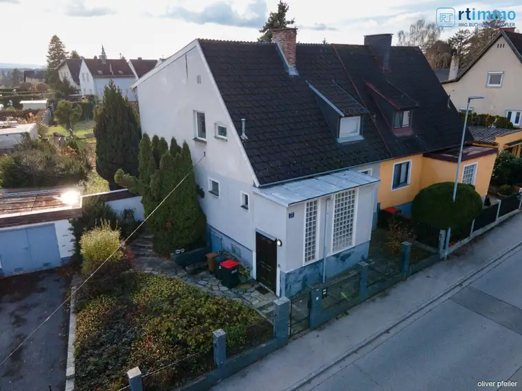 Einfamilienhaus in Stockerau mit schönem Grund - Nähe Freibad.