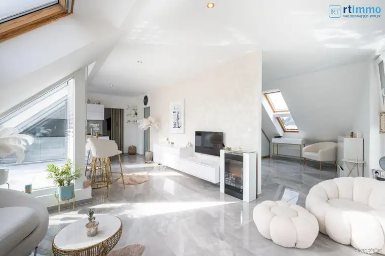 HOCHWERTIGE 2-ZIMMER-DACHTERRASSENWOHNUNG – MODERNER CHIC IM HISTORISCHEN AMBIENTE – NAHE DEM KÜNFTIGEN EUROPACAMPUS HAINBURG (TU WIEN)