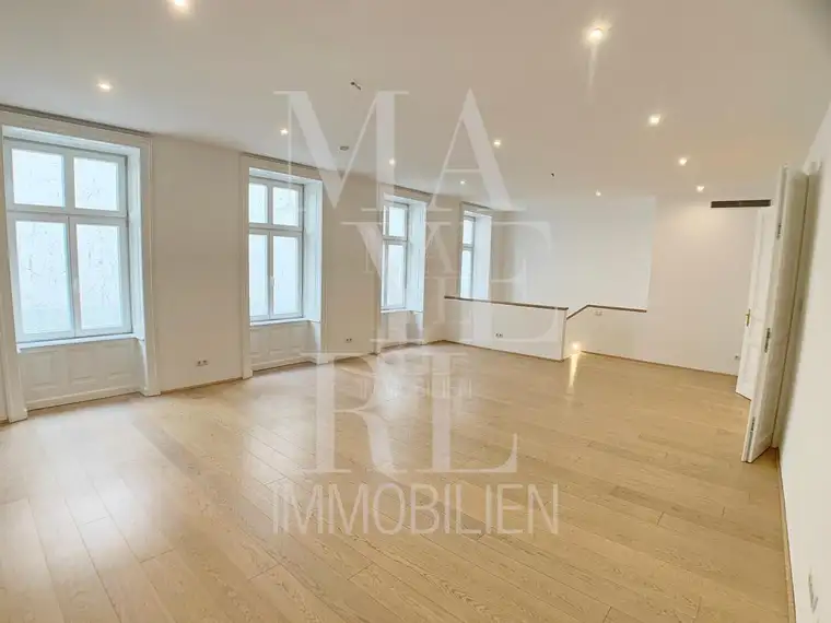 Luxus-Altbauwohnung mit Hofgarten im Botschaftsviertel