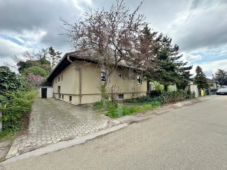 920 m² Grundstück - RUHELAGE - mit Einfamilienhaus