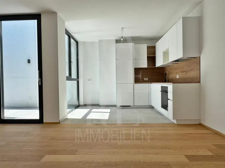 ERSTBEZUG 3-Zimmer Wohnung mit Terrasse nähe AIS