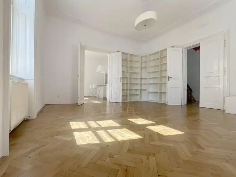 Großzügig geschnittene Altbauwohnung /Kutschkermarkt und Währingerpark