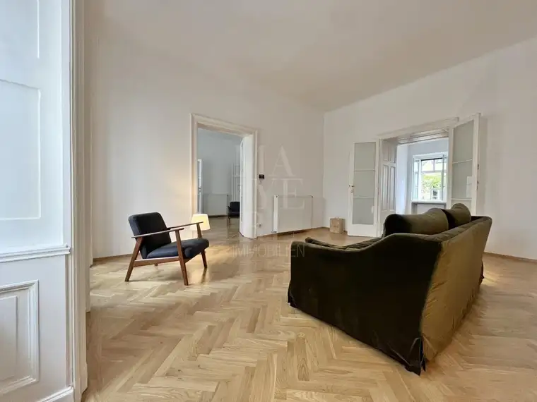 Charmante Altbauwohnung nächst Rathaus