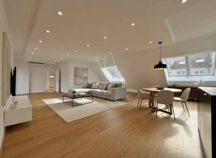 Eva Krulis, MAYERL IMMOBILIEN