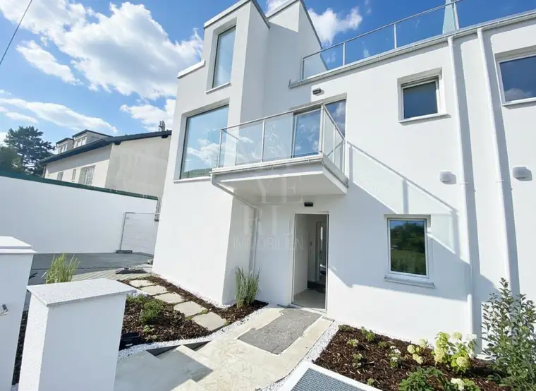 DOPPELHAUSHÄLFTE MIT GARTEN - LIFT - 42m² DACHTERRASSE - Zweitbezug