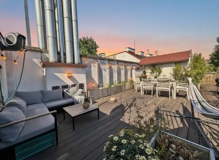 NÄHE Mariahilfer Straße // DG-Wohnung mit Klima und über 55 m² Terrasse