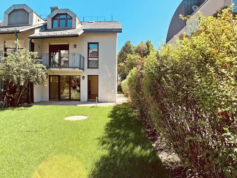 Eva Krulis, MAYERL IMMOBILIEN