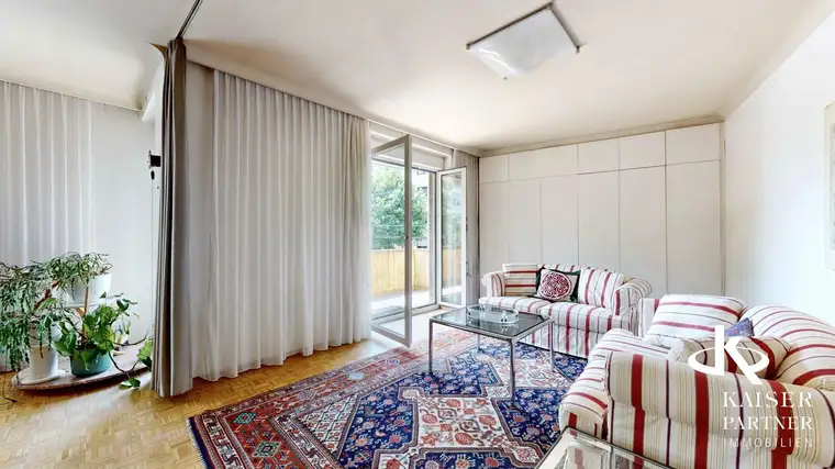 Geräumige 6-Zimmer-Wohnung mit Balkon und Garagenbox!