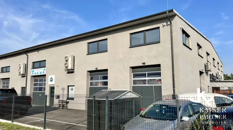 Moderne Halle mit Büro, 111m², Werkstatt möglich!