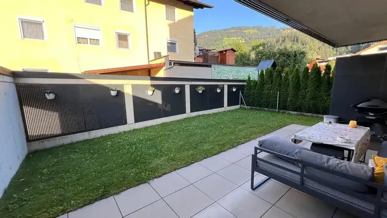 Wohlfühlwohnung mit traumhaftem großen Garten - Baujahr 2019