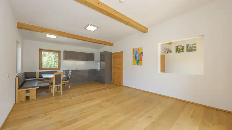 Modernes Mehrfamilienhaus in Alleinlage
