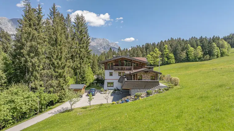 Luxusvilla mit Kaiserblick in sonniger Alleinlage