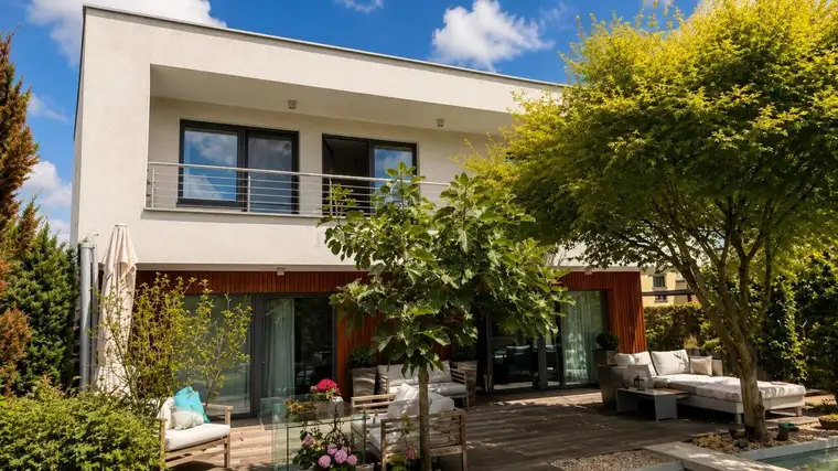 Architektenhaus mit Garten, Pool und Wellnessbereich in Gerasdorf