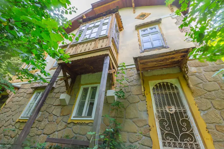 LAND- &amp; FORSTWIRTSCHAFTLICHE LIEGENSCHAFT in Eichgraben - Jahrhundertwendevilla auf über 1,8 ha Grund