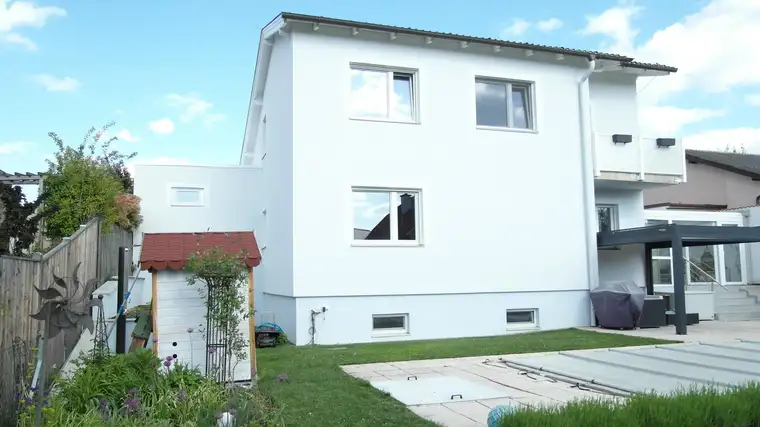 Sonniges Traumhaus mit Pool
