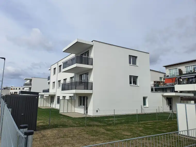 2-Zimmer-Wohnung mit Terrasse und Garten, Top 4