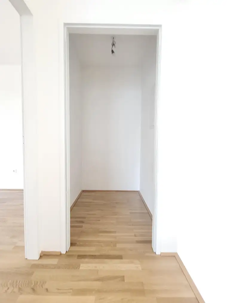 ERSTBEZUG 4-Zimmer-Wohnung mit Terrasse und Garten, Top 1