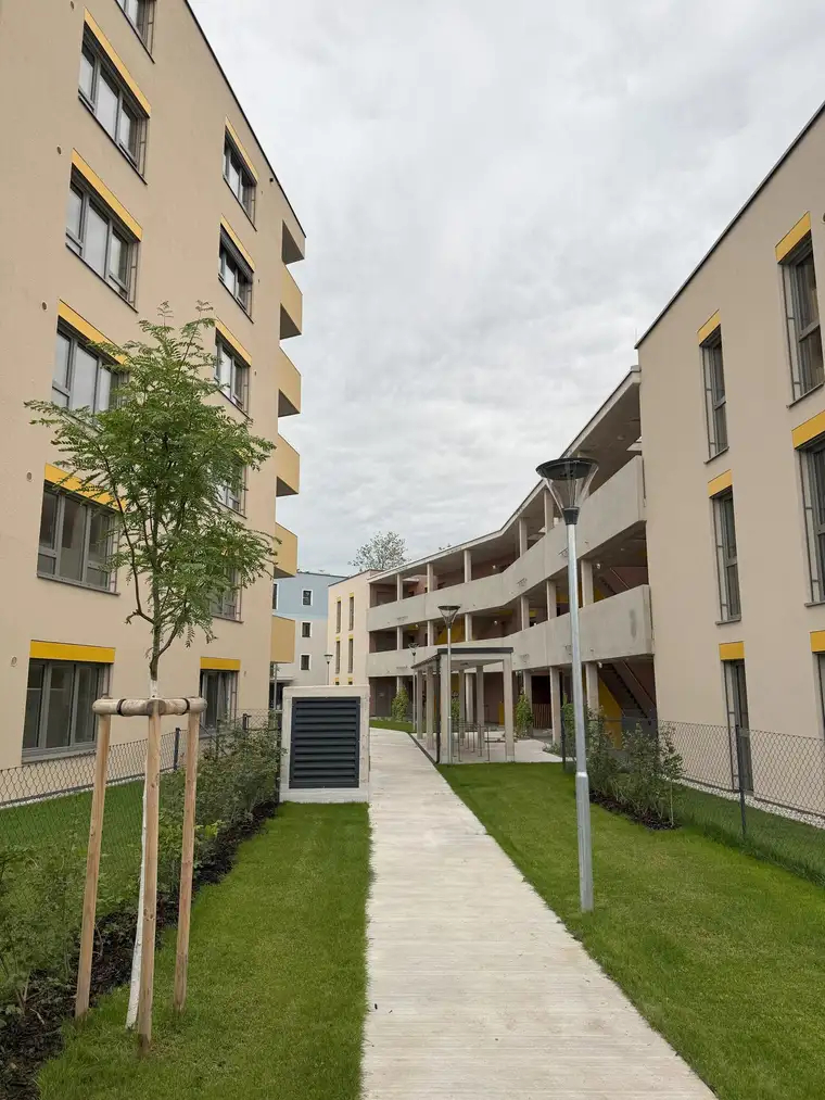 ERSTBEZUG! 4-Zimmer-Wohnung mit Balkon, Top 7