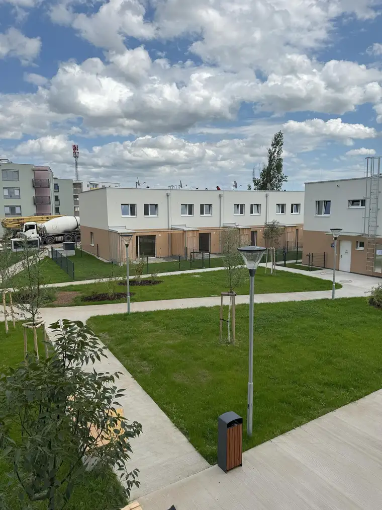 Doppelhaushälfte mit Terrasse und Garten, Top 15A